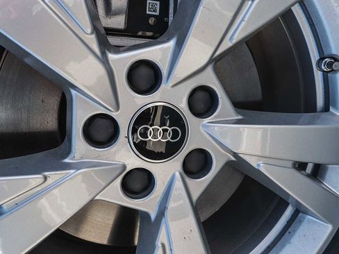 New 2025 Audi Q5 Premium image 15