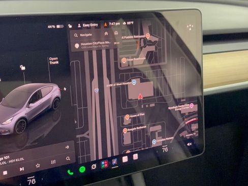Used 2024 Tesla Model Y Performance AWD/4WD image 23