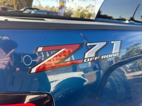 Used 2018 Chevrolet Silverado 2500 LT w/ LT Convenience Package image 7