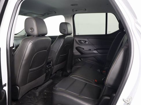 Used 2021 Chevrolet Traverse LT w/ LT Premium Package image 9