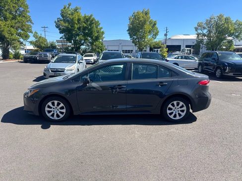 Used 2024 Toyota Corolla LE FWD image 2