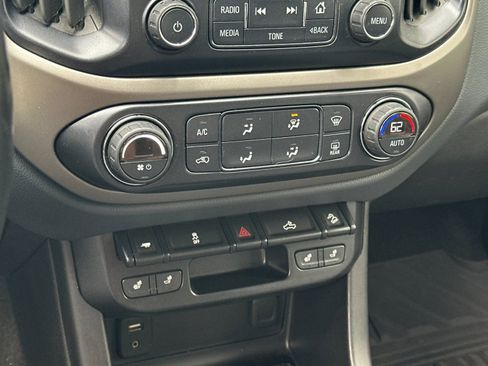 Used 2015 Chevrolet Colorado Z71 AWD/4WD image 19