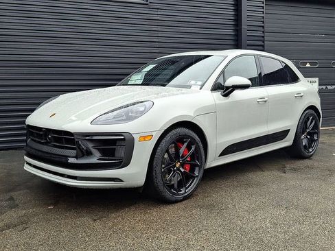 New 2026 Porsche Macan GTS image 1
