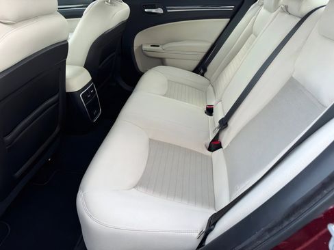 Used 2019 Chrysler 300 Touring w/ Sport Appearance Package image 13