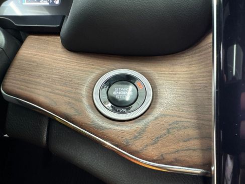 Used 2024 Jeep Grand Cherokee L Summit w/ Luxury Tech Group V AWD/4WD image 26