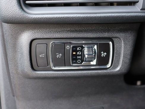 Used 2023 Lincoln Corsair AWD w/ Equipment Group 101A image 16
