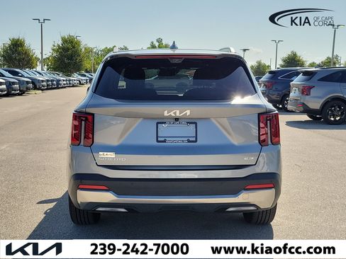 Certified 2025 Kia Sorento SX Prestige AWD/4WD image 5