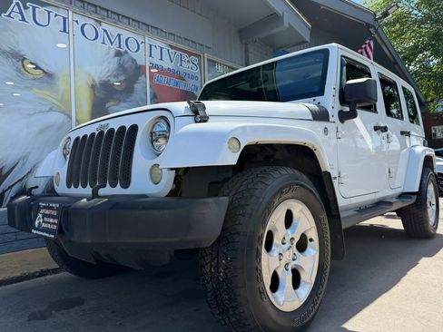 Used 2013 Jeep Wrangler Unlimited Sahara w/ Connectivity Group AWD/4WD image 7