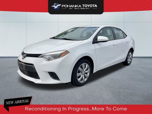 Used 2015 Toyota Corolla LE FWD image 1