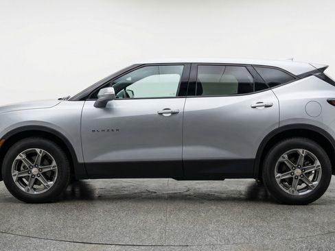 Used 2025 Chevrolet Blazer LT FWD image 5