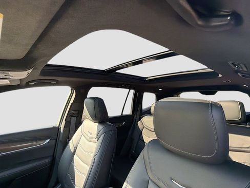 Certified 2025 Cadillac XT6 Premium Luxury w/ Platinum Package AWD/4WD image 18
