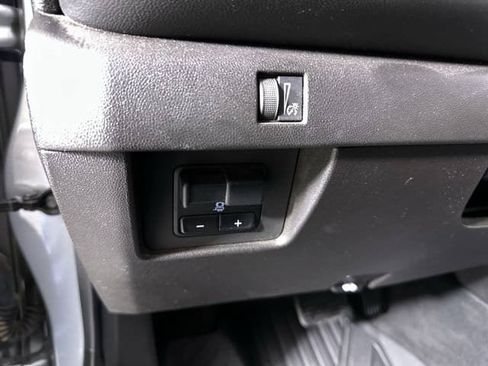Used 2023 Chevrolet Colorado LT w/ LT Convenience Package II AWD/4WD image 18