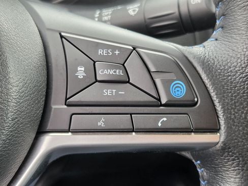 Used 2018 Nissan Leaf SV w/ SV Technology Package FWD image 22