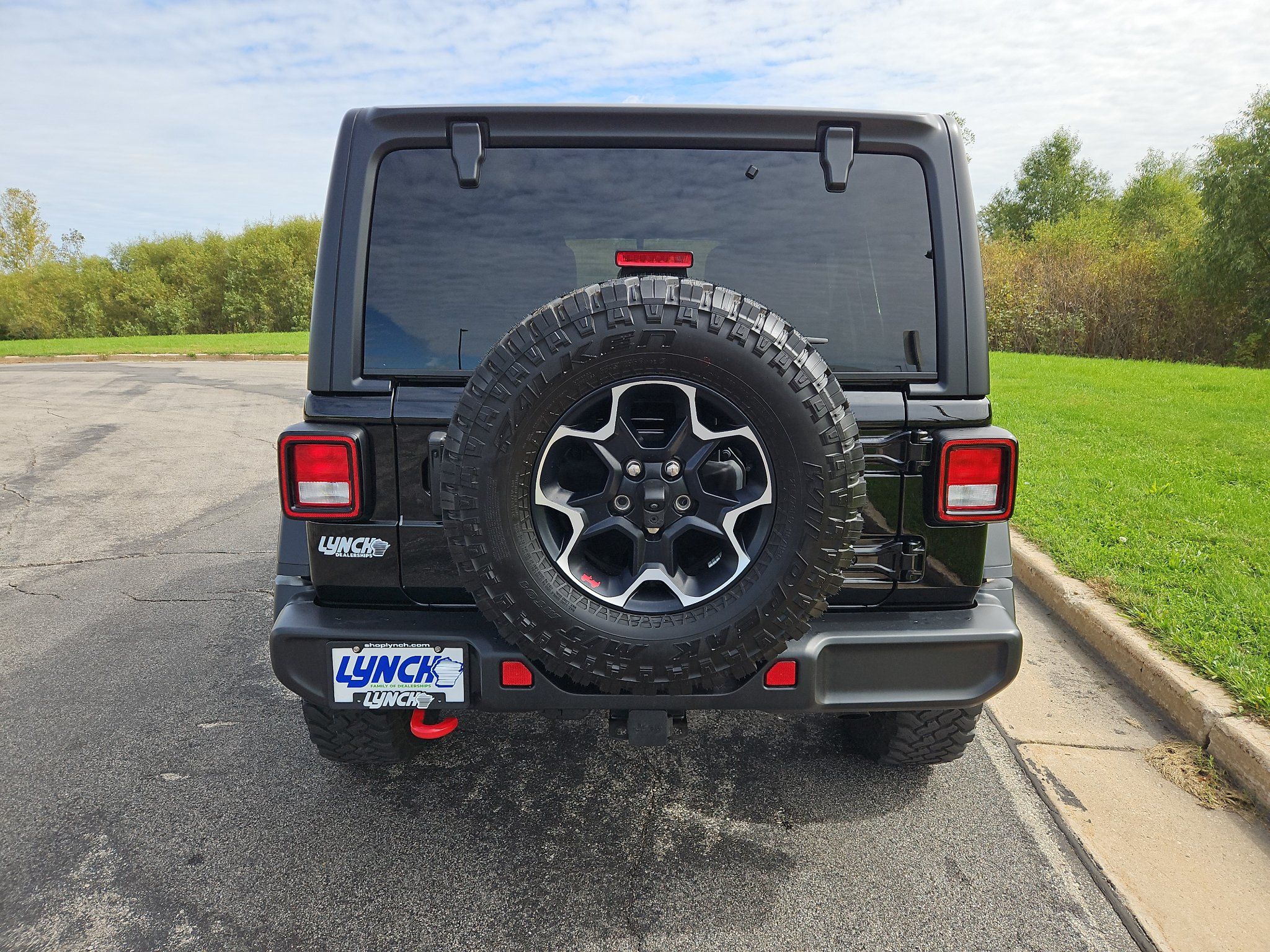 Used 2023 Jeep Wrangler Unlimited Rubicon w/ Dual Top Group AWD/4WD image 9