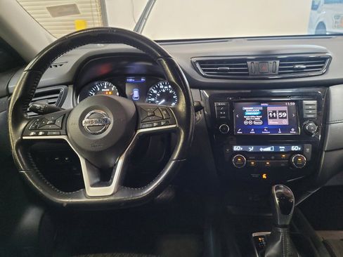 Used 2020 Nissan Rogue SV FWD image 22
