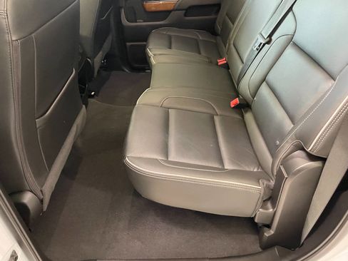 Used 2019 Chevrolet Silverado 2500 High Country image 23