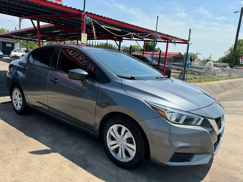 Used 2020 Nissan Versa S image 11