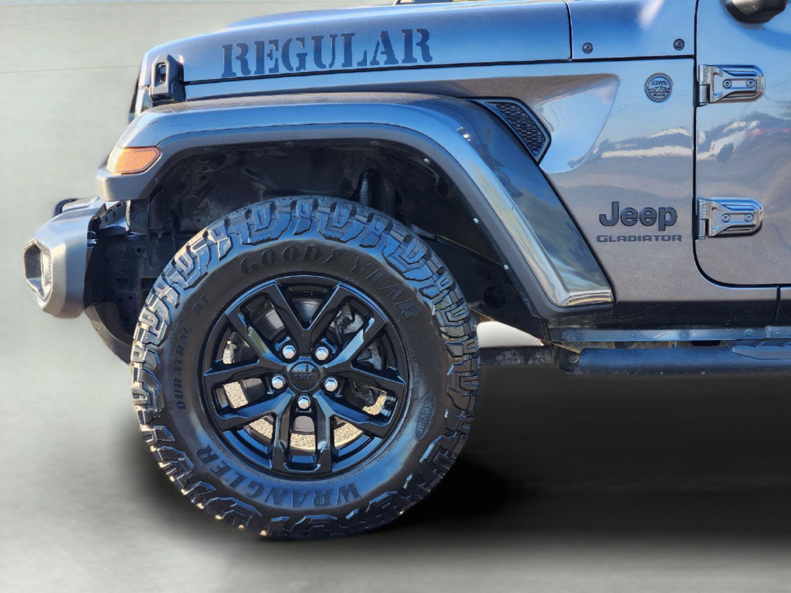 Used 2022 Jeep Gladiator Sport AWD/4WD image 9