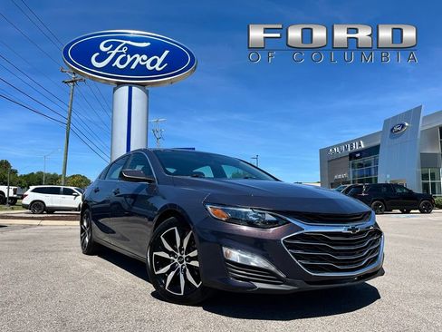 Used 2025 Chevrolet Malibu RS FWD image 1