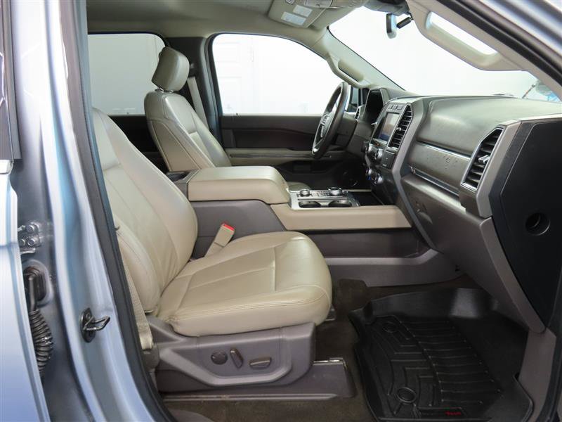 Used 2020 Ford Expedition XLT w/ Equipment Group 202A AWD/4WD image 34