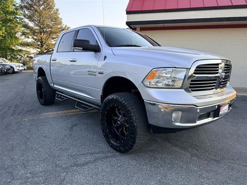 Used 2016 RAM 1500 SLT AWD/4WD image 3