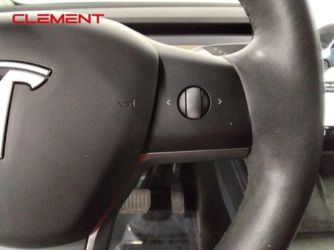 Used 2021 Tesla Model Y Long Range image 14