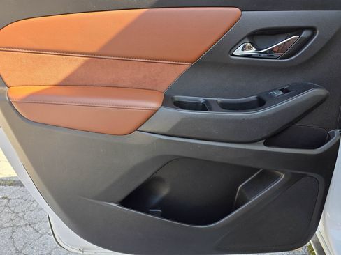 Used 2020 Chevrolet Traverse High Country w/ LPO, Floor Liner Package FWD image 11