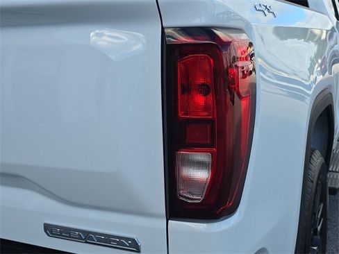 New 2026 GMC Sierra 1500 Elevation image 10