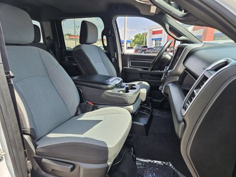 Used 2024 RAM 2500 Big Horn AWD/4WD image 20