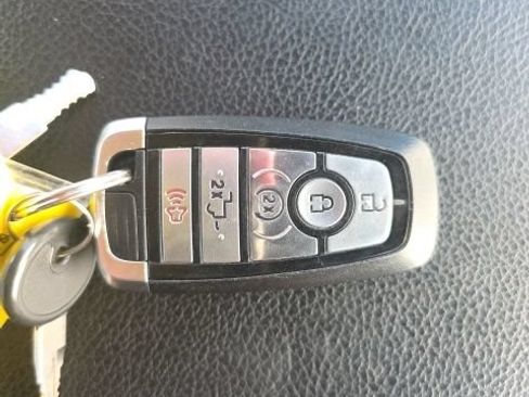 Used 2020 Ford F150 Lariat w/ Equipment Group 502A Luxury AWD/4WD image 17