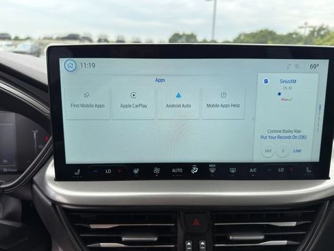 Used 2025 Ford Escape SE FWD image 28