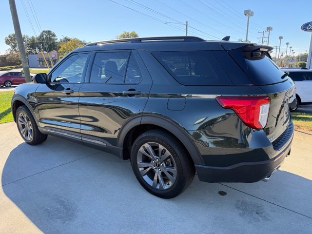 Used 2024 Ford Explorer XLT w/ Equipment Group 202A AWD/4WD image 9