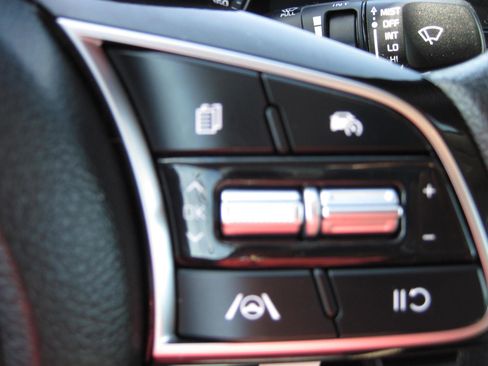 Used 2023 Kia Forte LXS image 13