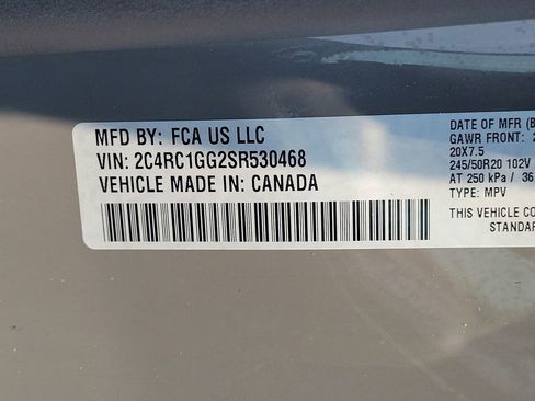 Used 2025 Chrysler Pacifica Limited FWD image 25