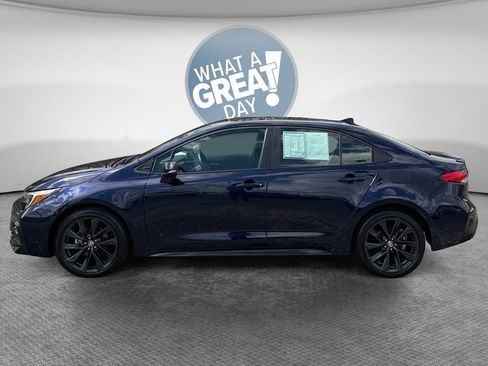 Used 2024 Toyota Corolla SE w/ SE Premium Package image 7