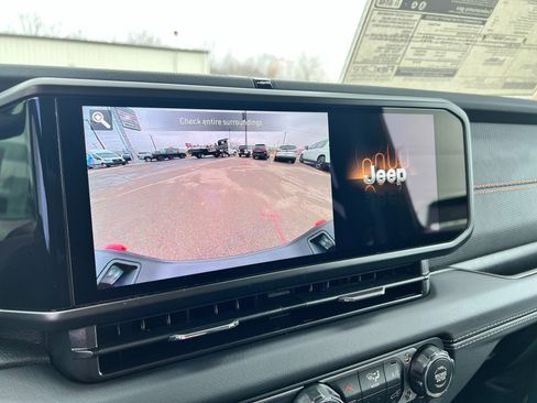 New 2026 Jeep Gladiator Mojave image 17