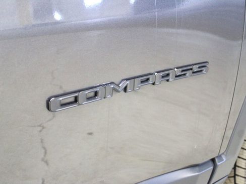 Used 2020 Jeep Compass Latitude image 34