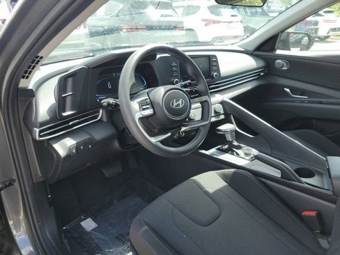 Used 2026 Hyundai Elantra SE w/ Cargo Package FWD image 15