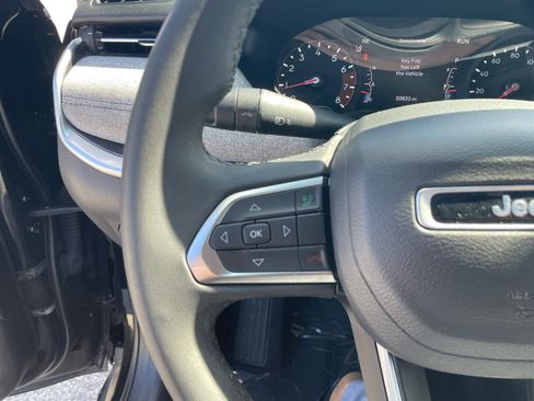 Used 2024 Jeep Compass Latitude AWD/4WD image 12