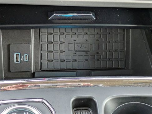 Used 2024 Ford Expedition XLT image 26