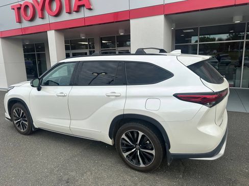 Used 2021 Toyota Highlander XSE FWD image 20