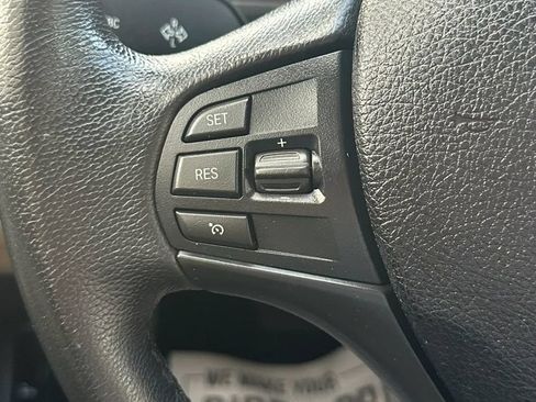 Used 2017 BMW 320i xDrive Sedan AWD/4WD image 28