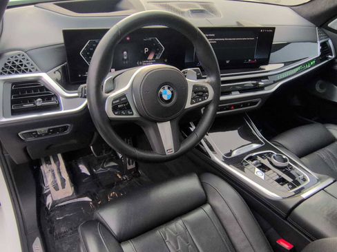 Certified 2023 BMW X7 xDrive40i w/ Executive Package image 10