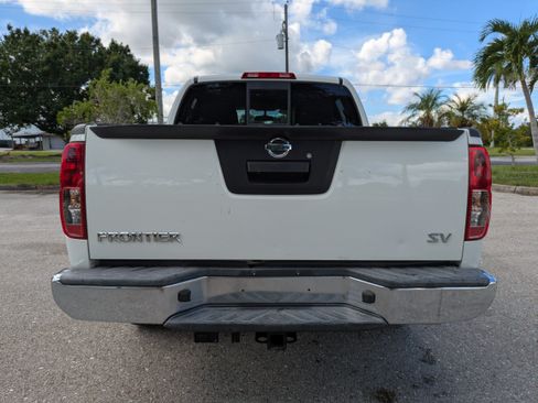Used 2021 Nissan Frontier SV RWD image 5