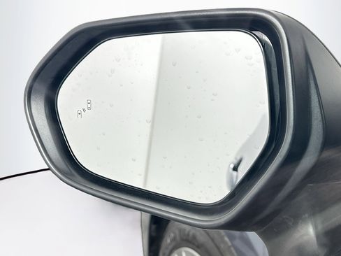 Used 2022 Toyota Avalon XLE w/ Moonroof Package image 16