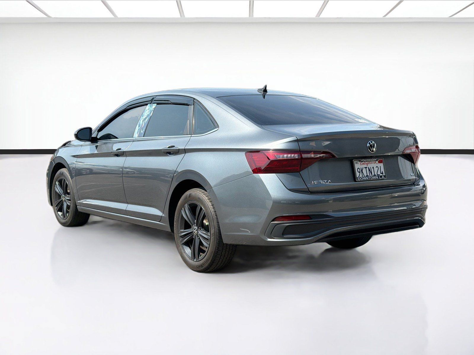Used 2024 Volkswagen Jetta SE FWD image 6