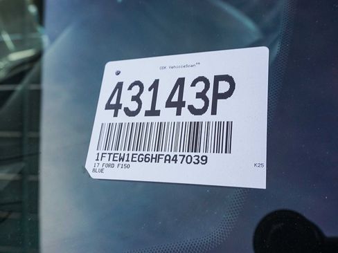 Used 2017 Ford F150 Platinum w/ Equipment Group 701A Luxury image 27