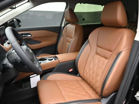 Certified 2026 Nissan Rogue SV FWD image 16