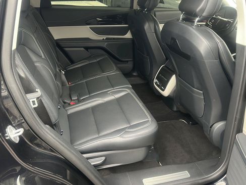 Used 2024 Lincoln Nautilus Premier AWD/4WD image 16