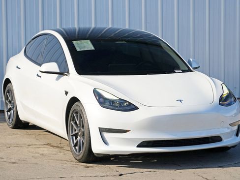 Used 2023 Tesla Model 3 Standard Range image 54